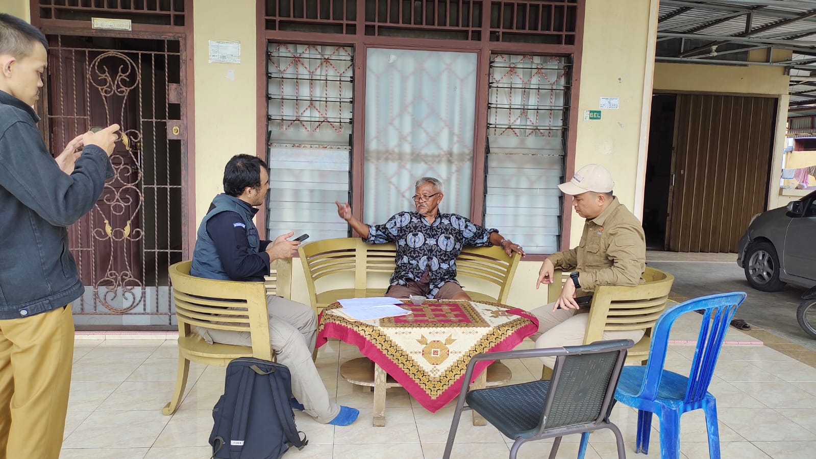 Ketua Bawaslu Kota Jambi Alamsah bersama KPU menggali informasi tentang pemilih di luar negeri