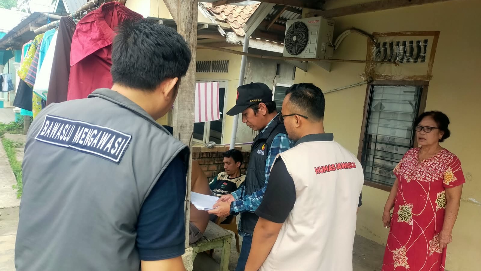 Tim Bawaslu Kota Jambi melaksanakan uji petik