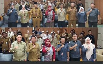 Foto bersama selesai sesi narasumber dan pembukaan acara