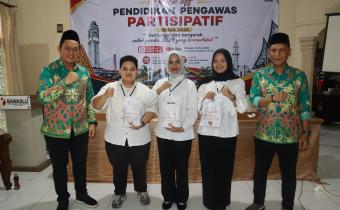 Foto Bersama peserta pendidikan pengawas partisipatif