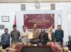 Penyerahan Berita Acara Rapat Pelno PDPB Triwulan IV dari Ketua KPU Kota Jambi Ke Anggota Bawaslu Kota Jambi, Senin (8/12/2025) 